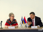 ԵՄ դեսպան Անդրեա Վիկտորինը Դիվանագիտական դպրոցում հանդիպում է ՀՀ դիվանագետների հետ
